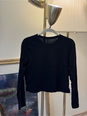Lululemon Black Long-Sleeve Women’s Top